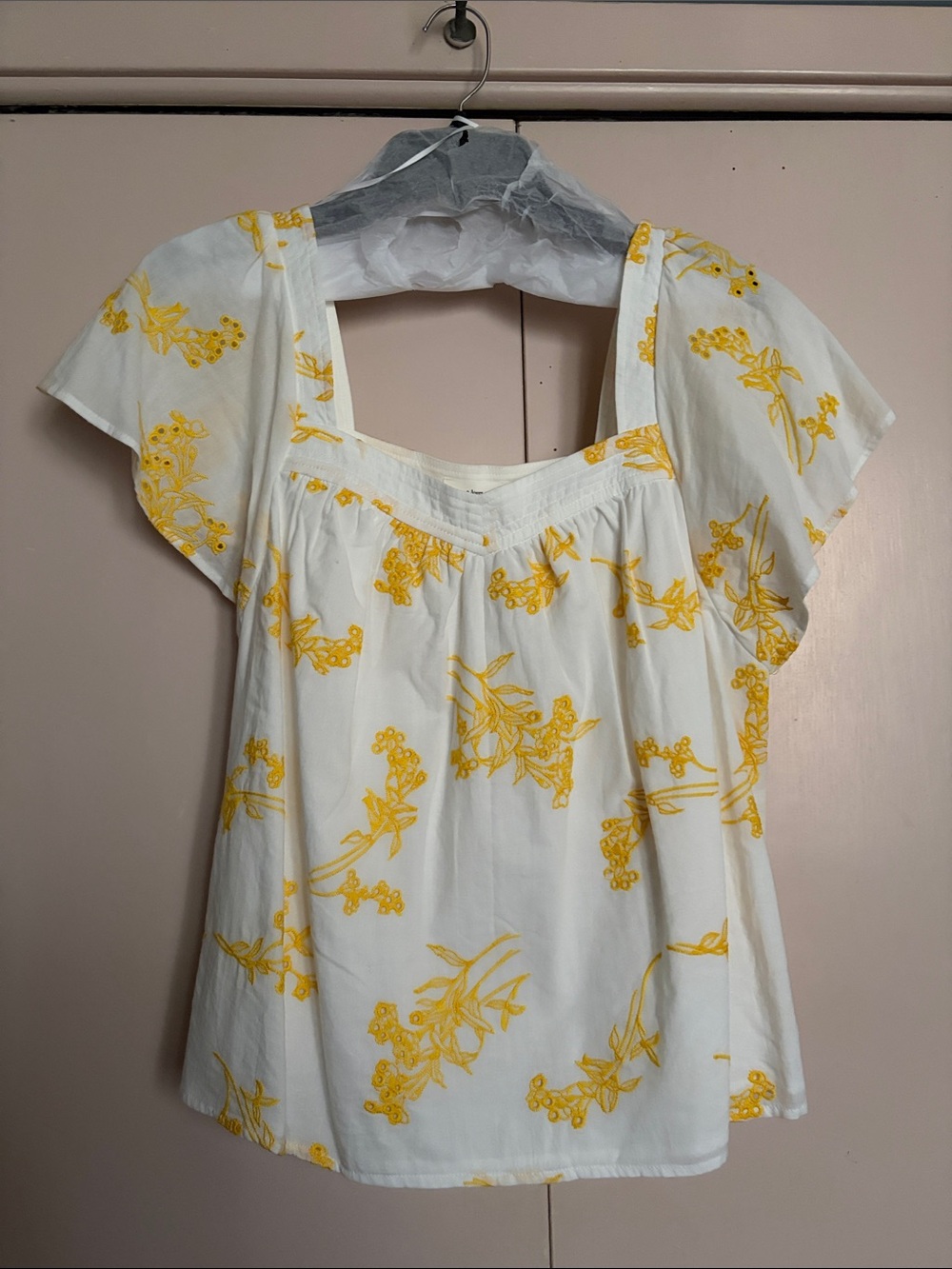 A Loves A. White & Yellow Floral Square-Neck Blouse